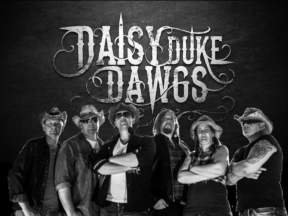 Daisy Duke Dawgs — pressebilde med logo og hele bandet
